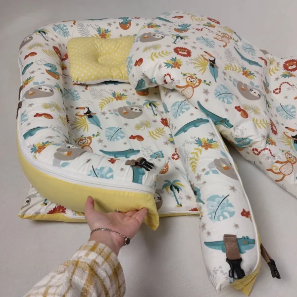 تشک غلت گیر نوزاد ۱۰۰% ارگانیک ترک طرح حیوانات و طوطی - Image 1