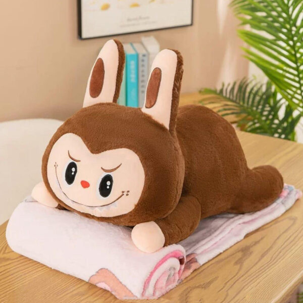 عروسک مدل لبوبو خوابیده کد JIM110 طول 55 سانتی‌متر به همراه پتو - Image 1
